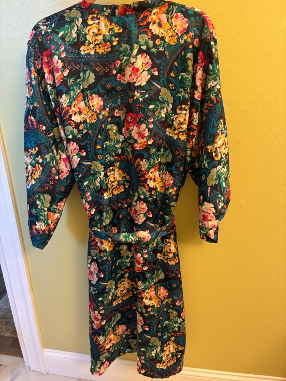 Victoria's Secret Robe - Picture 5 of 7